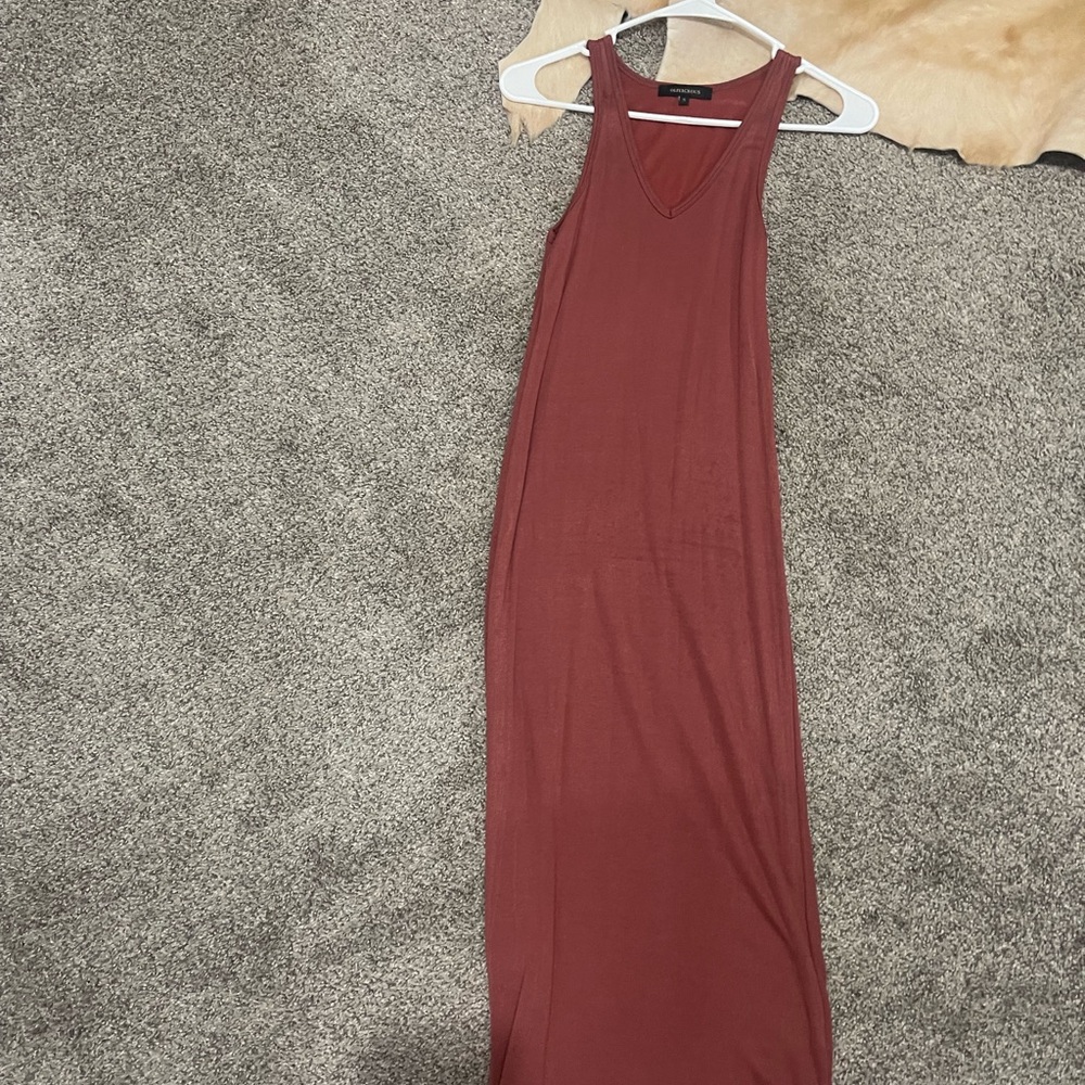 Elegant Sleeveless Maxi Dress in Rust